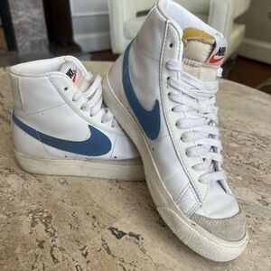 Nike Blazers. Women Size 6. Barely worn. Great condition.